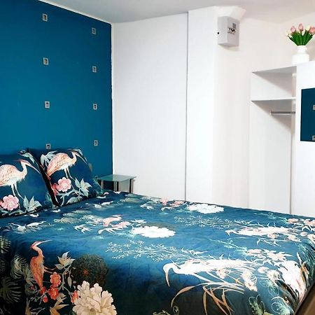Jolie Appartement Avec 2 Chambres Partagees パリ エクステリア 写真