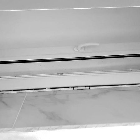 Jolie Appartement Avec 2 Chambres Partagees パリ エクステリア 写真
