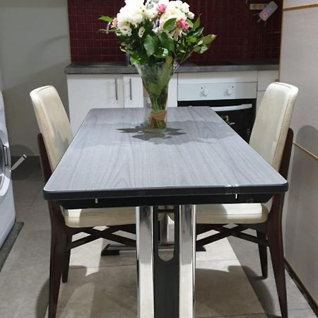 Jolie Appartement Avec 2 Chambres Partagees パリ エクステリア 写真