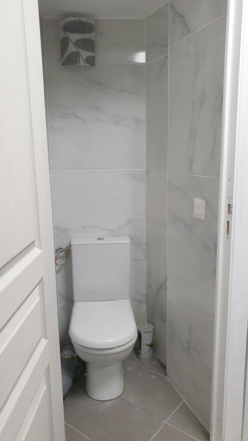 Jolie Appartement Avec 2 Chambres Partagees パリ エクステリア 写真